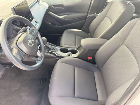 Used 2025 Toyota Corolla LE image 4