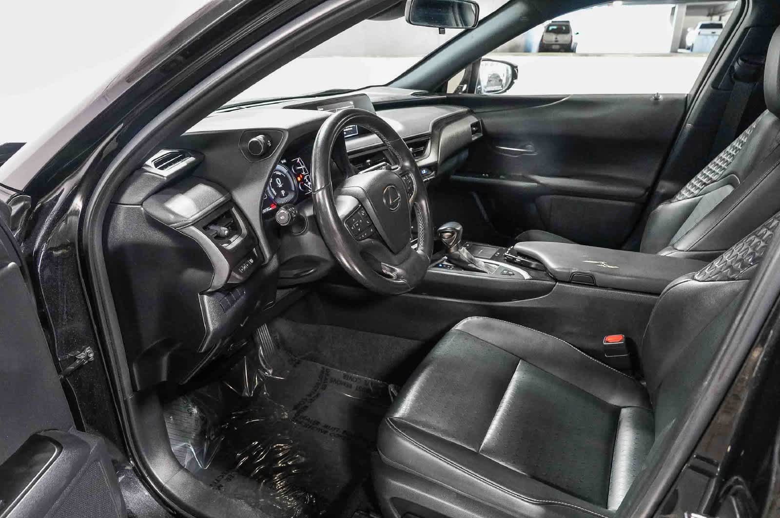 Used 2021 Lexus UX 250h w/ Accessory Package (Z2) AWD/4WD image 17