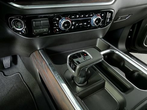 New 2026 GMC Sierra 1500 SLT w/ SLT Convenience Package image 18