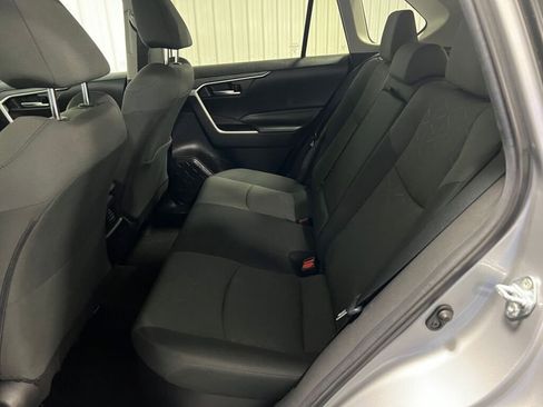 Used 2021 Toyota RAV4 XLE w/ Convenience Package image 6