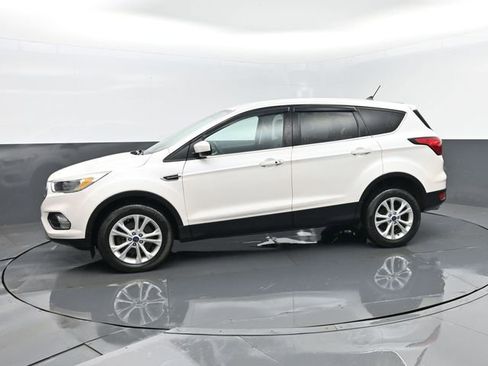 Used 2019 Ford Escape SE image 5