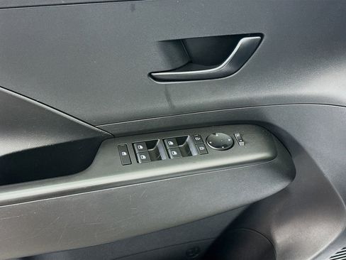 Used 2025 Hyundai Kona SEL FWD image 15