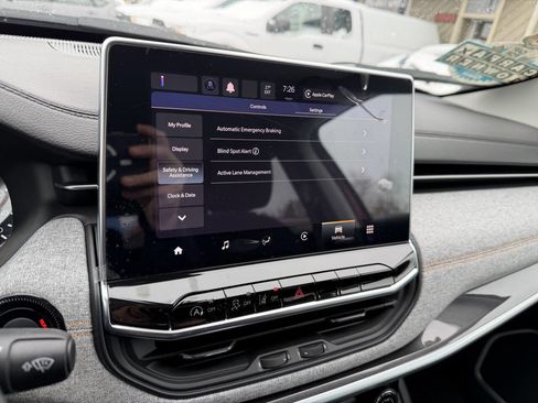 Used 2022 Jeep Compass Sport image 6