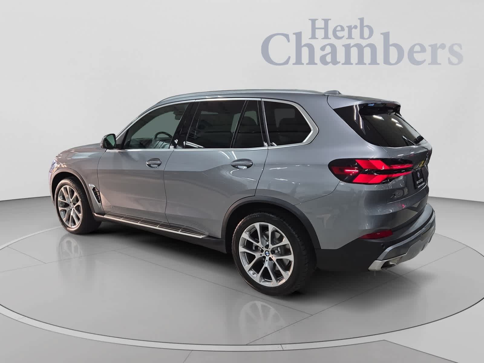 Used 2026 BMW X5 xDrive40i AWD/4WD image 3