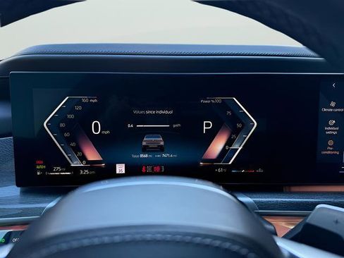 Used 2024 BMW 760i xDrive w/ Premium Package 2 image 20