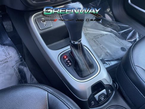 Used 2017 Jeep Compass Latitude w/ Popular Equipment Group FWD image 24