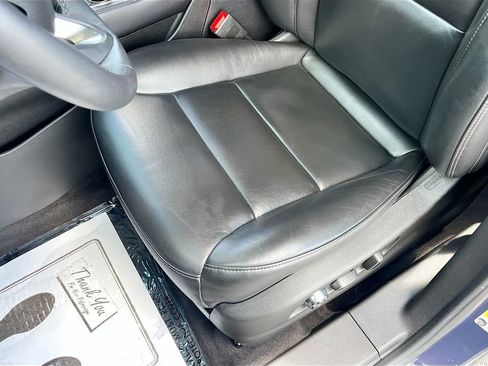 Used 2024 Cadillac XT4 Premium Luxury w/ Technology Package FWD image 19