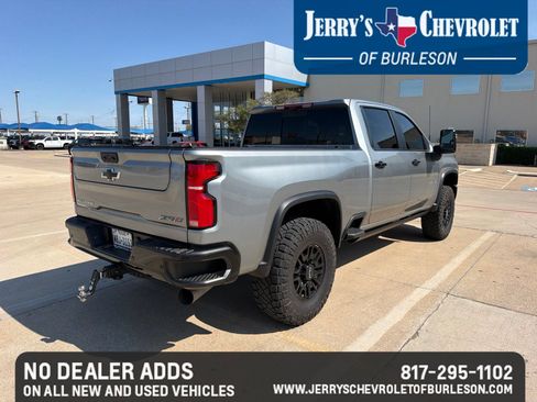 Used 2025 Chevrolet Silverado 2500 ZR2 w/ Technology Package AWD/4WD image 6