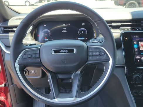 New 2025 Jeep Grand Cherokee Altitude image 21