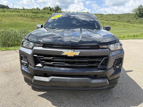 Used 2024 Chevrolet Colorado LT w/ LT Convenience Package AWD/4WD image 8