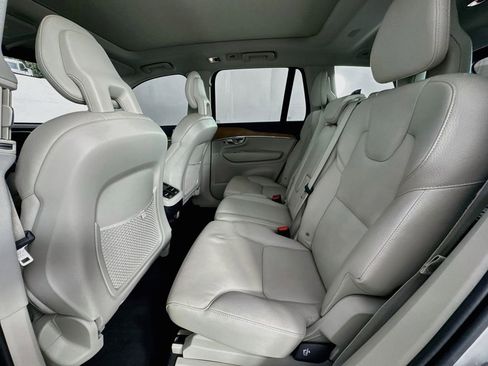 Used 2021 Volvo XC90 T6 Momentum w/ Climate Package AWD/4WD image 32