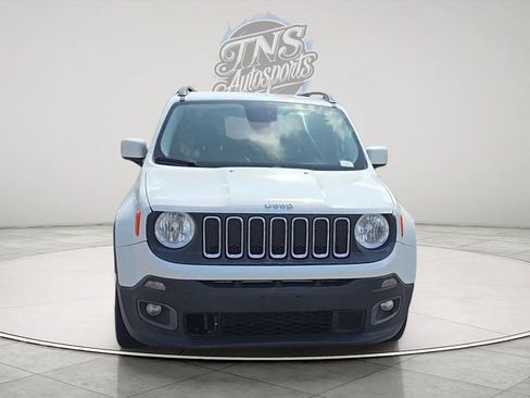 Used 2016 Jeep Renegade Latitude FWD image 8