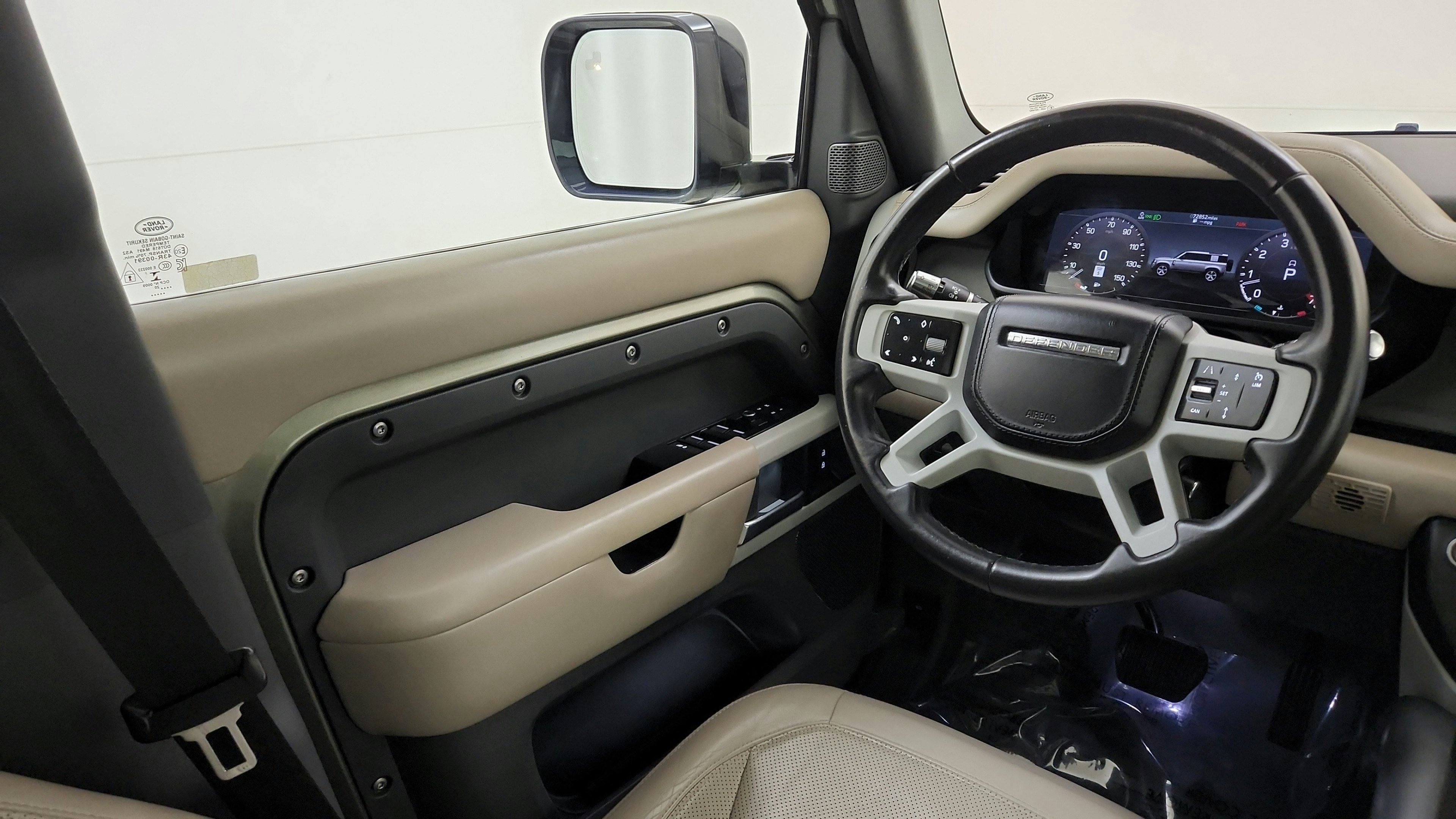 Used 2020 Land Rover Defender 110 HSE AWD/4WD image 25