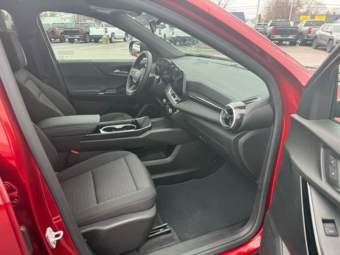 Used 2025 Chevrolet Equinox LT image 14