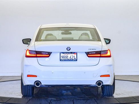 Used 2025 BMW 330i Sedan w/ Convenience Package image 3