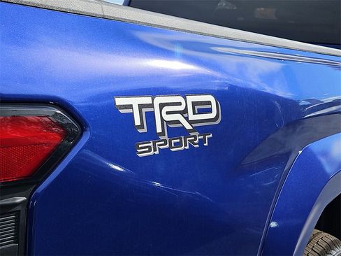 New 2025 Toyota Tacoma TRD Sport image 4