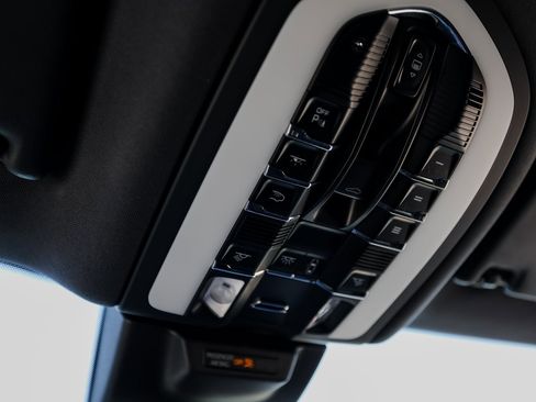 Certified 2024 Porsche Macan S image 21