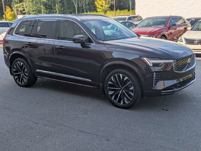 Used 2025 Volvo XC90 B6 Ultra w/ Protection Package AWD/4WD image 2