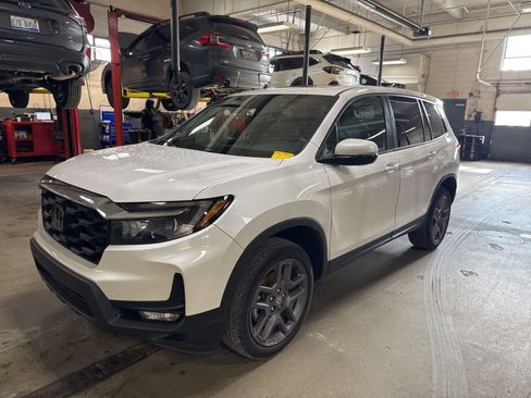Used 2023 Honda Passport EX-L image 1