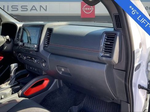 Used 2024 Nissan Frontier PRO-4X w/ Technology Package AWD/4WD image 25