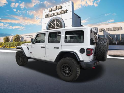 Used 2022 Jeep Wrangler Unlimited Rubicon w/ Xtreme Recon 35" Tire Package AWD/4WD image 11