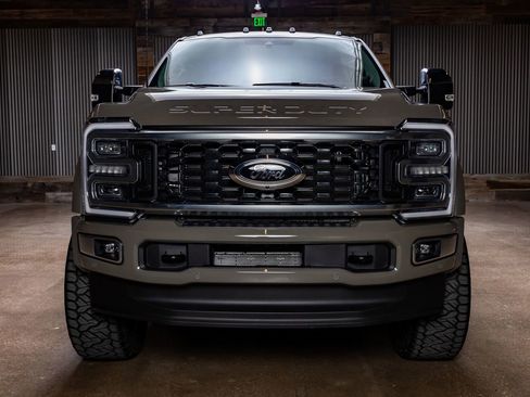 Used 2026 Ford F450 Platinum w/ Platinum Plus Package image 2