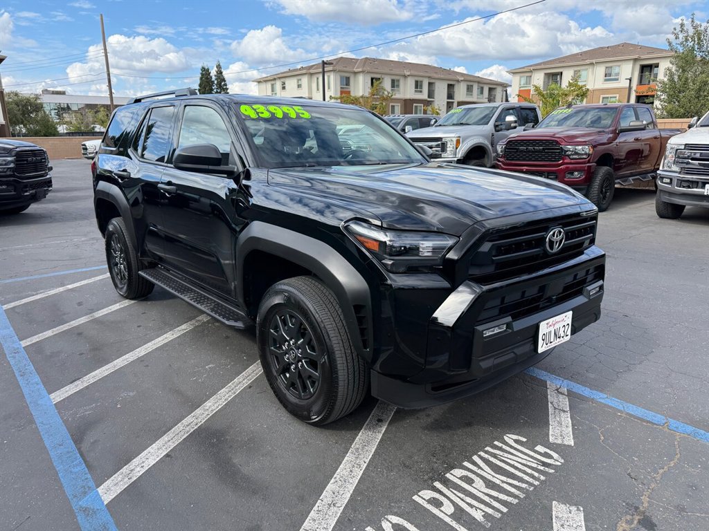 Used 2025 Toyota 4Runner SR5 AWD/4WD image 3