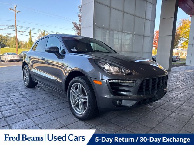 Used 2018 Porsche Macan AWD/4WD image 1
