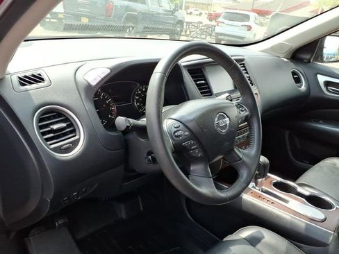 Used 2017 Nissan Pathfinder Platinum image 20