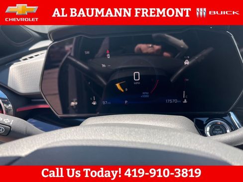 Used 2025 Chevrolet Trax RS w/ Driver Confidence Package FWD image 15