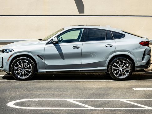 Used 2026 BMW X6 xDrive40i AWD/4WD image 4