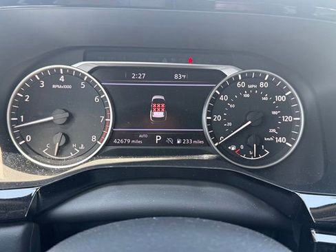 Used 2022 Nissan Pathfinder SL w/ Lighting Package (N92) AWD/4WD image 18