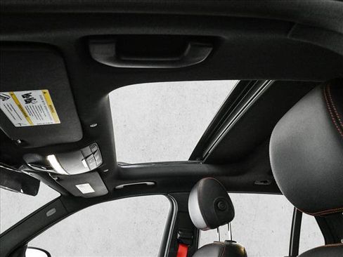 Certified 2022 Mercedes-Benz GLC 43 AMG 4MATIC image 17