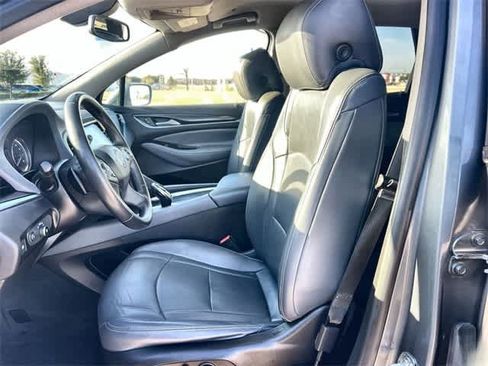 Used 2019 Buick Enclave Essence image 11