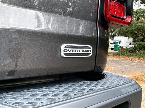 Used 2022 Jeep Gladiator Overland w/ Popular Equipment Package image 21