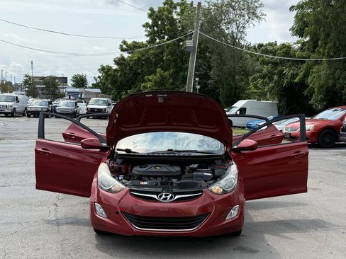 Used 2012 Hyundai Elantra GLS w/ Preferred Pkg 3 FWD image 18