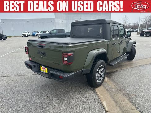 Used 2024 Jeep Gladiator Sport AWD/4WD image 3