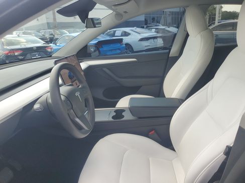 Used 2023 Tesla Model Y Long Range AWD/4WD image 12