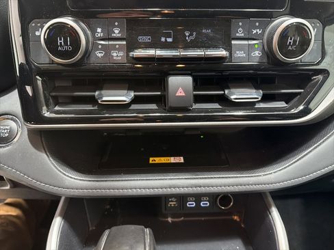 Used 2023 Toyota Highlander L image 24