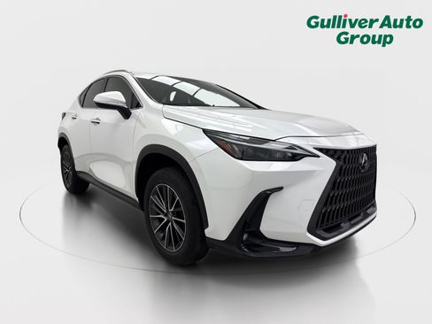Used 2024 Lexus NX 250 FWD w/ Towing Package (2000 Lbs) image 13