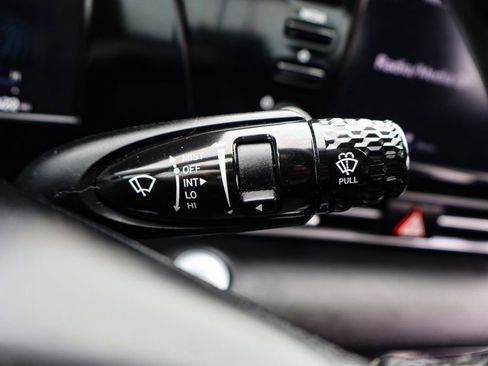 Used 2021 Hyundai Elantra SEL w/ Convenience Package image 25