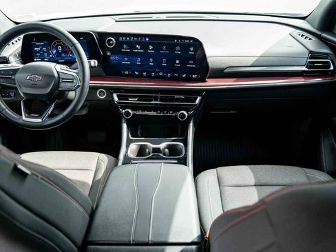 Used 2024 Chevrolet Traverse Z71 AWD/4WD image 25