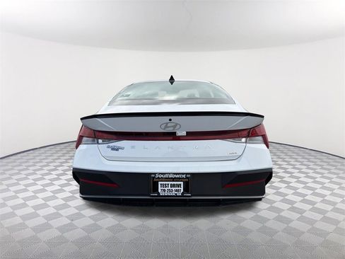 Certified 2025 Hyundai Elantra SEL image 6
