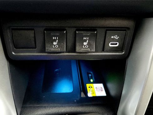 Used 2023 Toyota Corolla Cross XLE w/ Convenience Package image 34