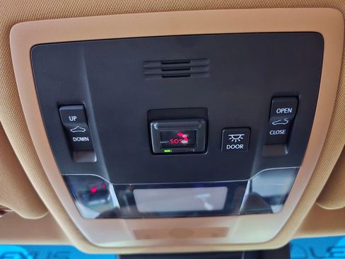 Used 2025 Lexus ES 300h w/ Premium Package FWD image 19