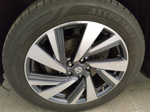 Used 2017 Nissan Murano Platinum w/ Platinum Technology Package AWD/4WD image 31