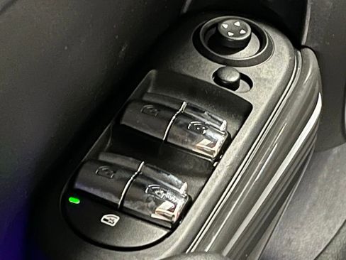 Used 2016 MINI Cooper 4-Door Hardtop image 15