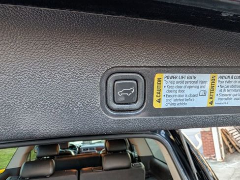 Used 2008 Chevrolet Suburban LT image 24