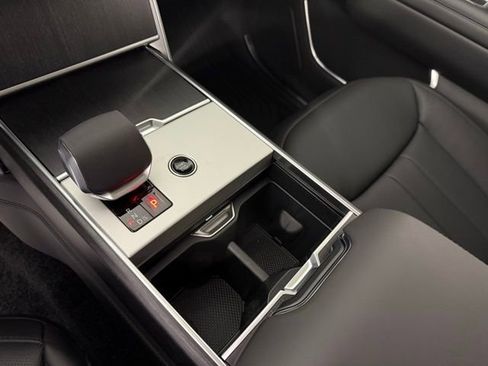 New 2026 Land Rover Range Rover SE image 21