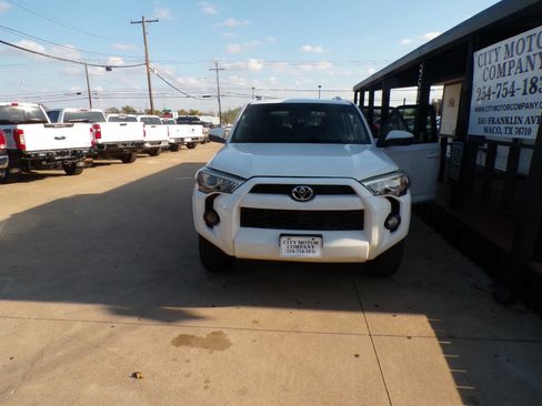 Used 2016 Toyota 4Runner 2WD image 2
